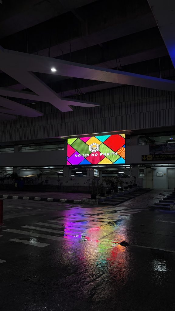Bandara Sepinggan Balikpapan (Area Parkir)